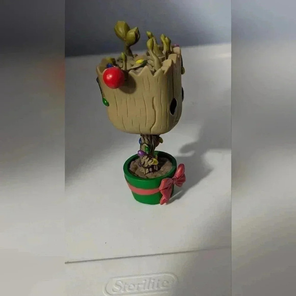 Groot Holiday Funko Pop (New Without Box) - Picture 2 of 4